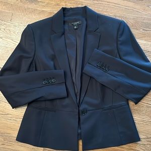 Fully lined Ann Taylor Petite Navy Tuxedo jacket size 6